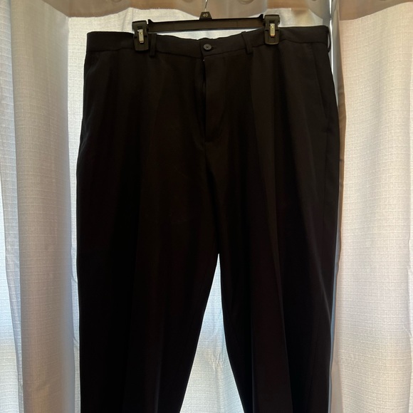 Mens Navy Izod slacks. 40x30. 💯 polyester. Excellent condition - Picture 2 of 4